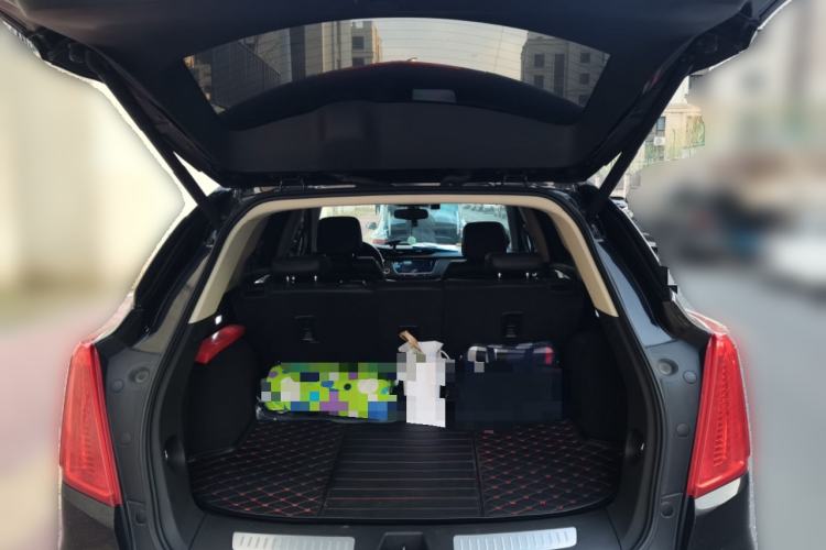 Used Cadillac XT5 2016 25T Luxury Model Trunk