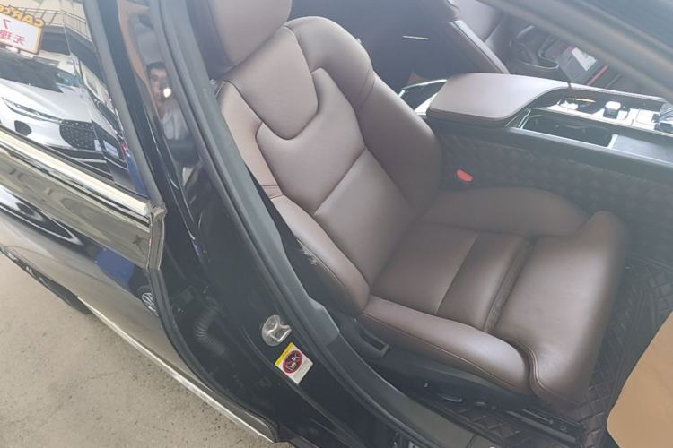 Used Volvo S90 2024 B5 Zhiyuan Luxury Edition
