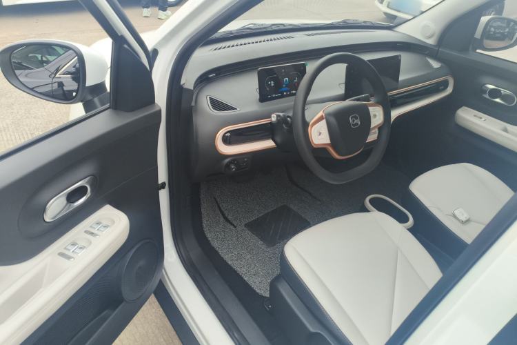 Used Chery QQ Domi 2025 Model 305km Comfort Edition Driver Seat