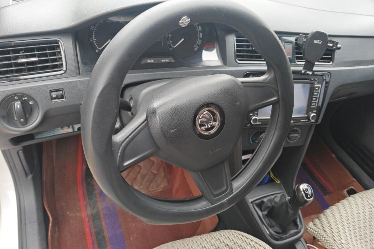 Used Skoda Rapid Spaceback 2014 1.6L Manual Enjoyment Edition Steering Wheel