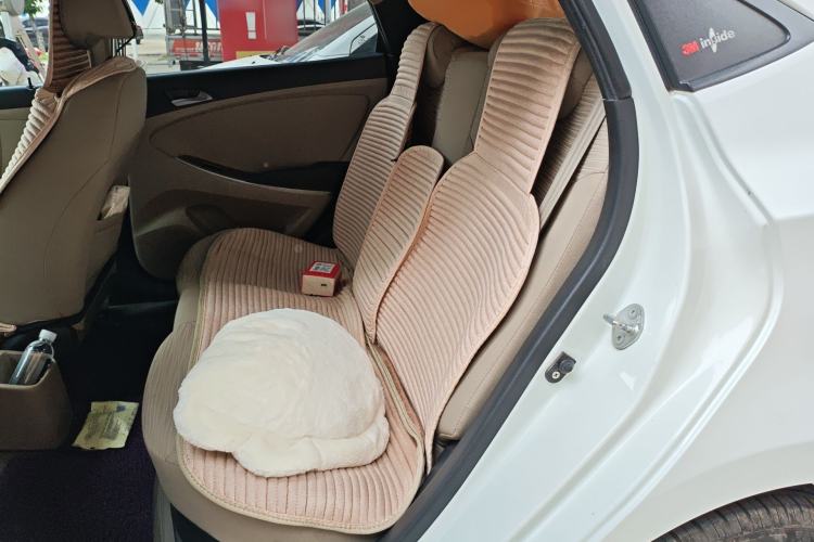 Used Hyundai Verna (older generation) 2014 1.4L Manual Smart GLS Trim Left Rear Seat