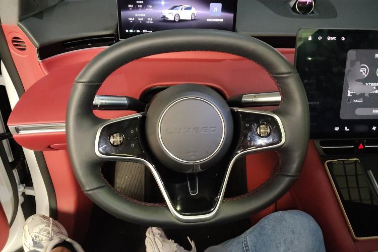 Used Hima Luxeed R7 2024 All-Electric 667 km Max