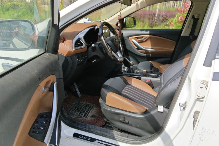 Used Soueast DX7 2015 1.5T Manual Luxury Model
