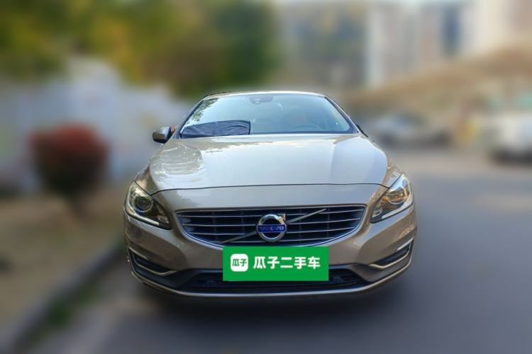 Used Volvo S60 2014 S60L 2.0T Zhiyuan Edition
