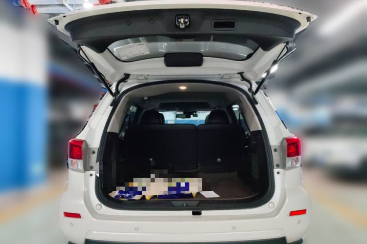 Used Nissan Terra 2018 2.5L Automatic 4x4 Flagship Edition Trunk