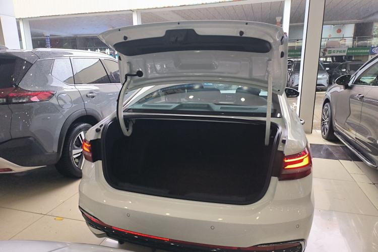 Used Volkswagen Lavida 2023 300TSI DSG Starry Full-Comfort Edition