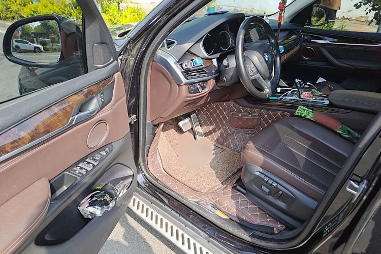 Used BMW X5 2018 xDrive35i Elegant Edition Interior 3