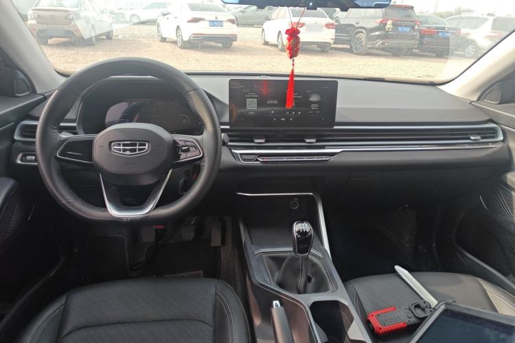 Used Geely Auto Emgrand 2022 4th Generation 1.5L Manual Luxury Model Center Console