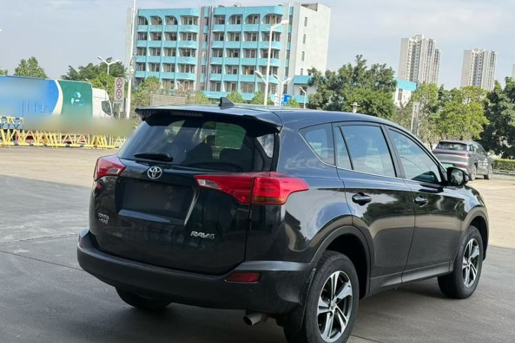 Used Toyota RAV4 2015 2.0L CVT Two-Wheel Drive Fashion Edition