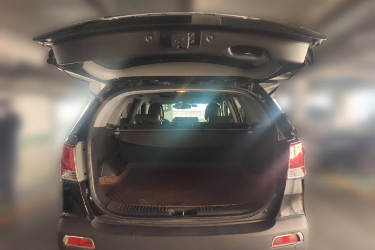 Used Kia Sorento 2012 2.4L Gasoline Luxury Edition Trunk