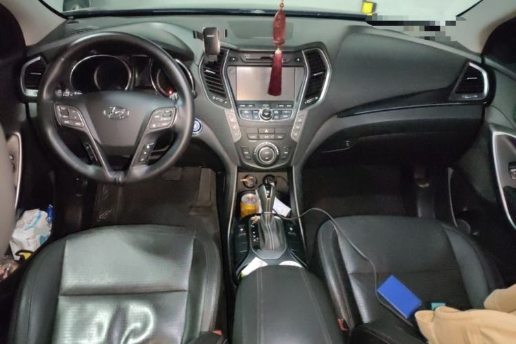 Used Hyundai Santa Fe Classic 2013 3.0L 4x4 Premium Edition 7-Seater Euro IV
