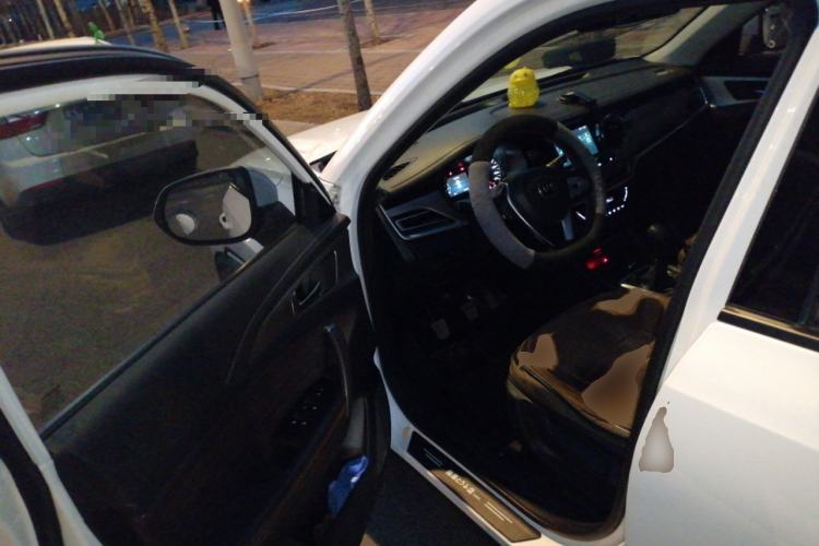 Used CHANGAN CS35PLUS 2019 1.6L Manual E-Link Upgrade Edition
