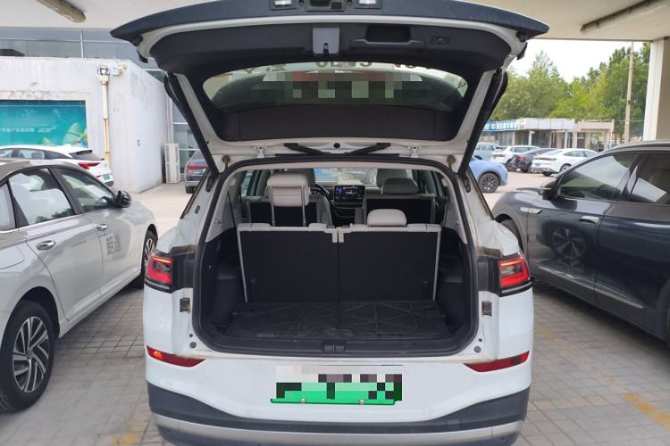 Used Volkswagen ID.6 X 2023 Ultra-Intelligent Long-Range Version