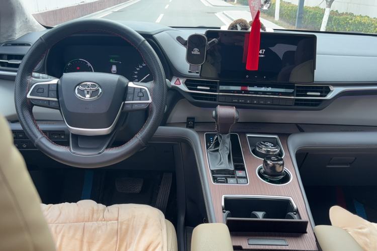 Used Toyota SIENNA 2024 2.5L Hybrid Comfort Edition