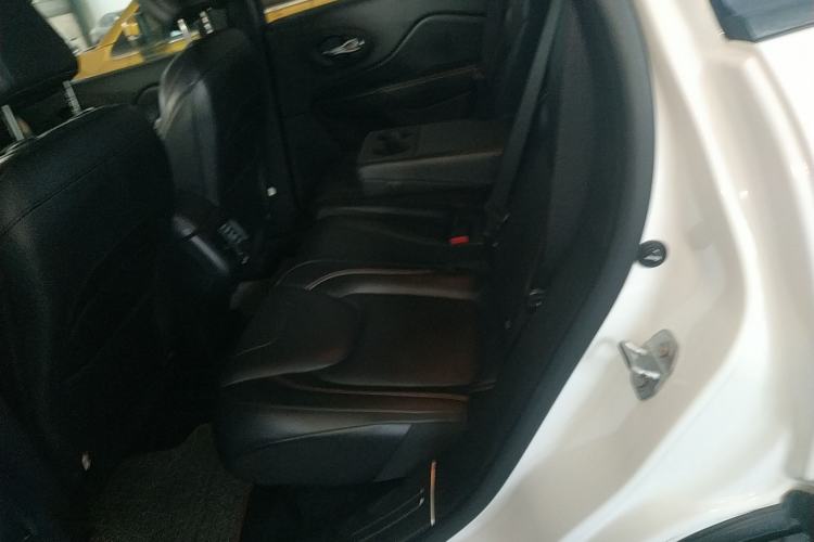 Used Jeep Cherokee 2016 2.4L 75th Anniversary Edition Left Rear Seat