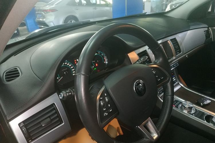 Used Jaguar XF 2015 XF 2.0T Prestige Edition
