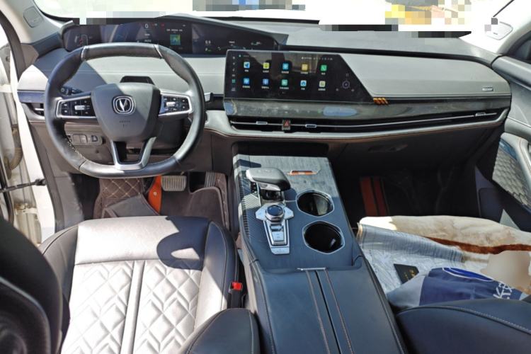 Used CHANGAN UNI-K 2021 2.0T Prestige Edition Center Console