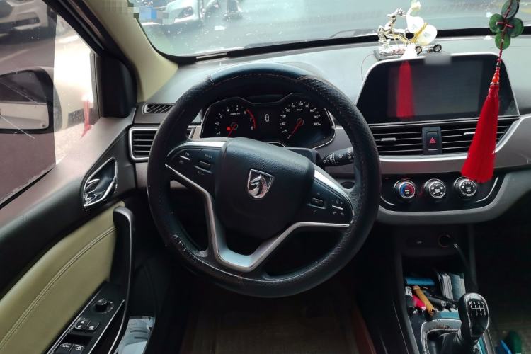 Used Baojun 310W 2017 1.5L Manual Fashion Model China V
