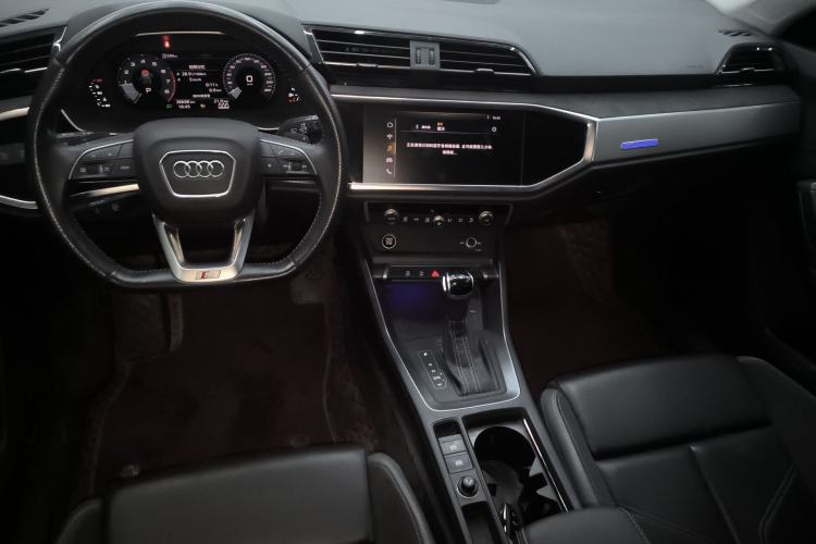 Used Audi Q3 Sportback 2020 40 TFSI Fashion Model Center Console