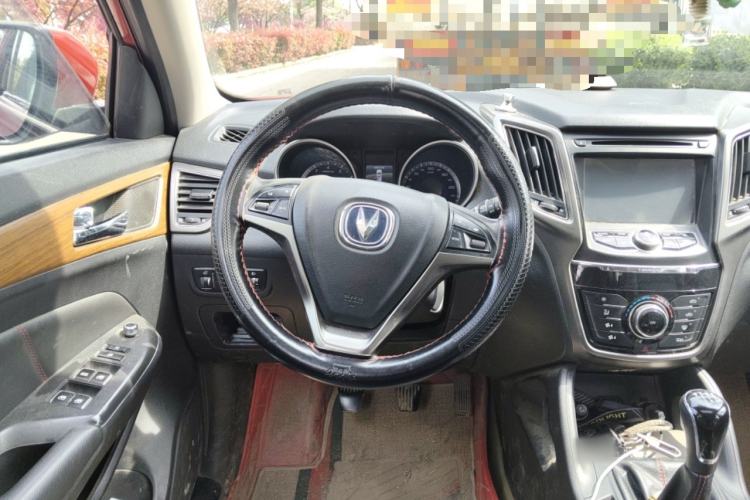 Used CHANGAN CS75 2014 2.0L Manual Leading Version China IV Standard
