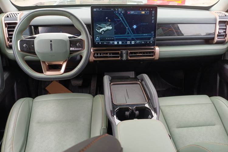 Used iCAR 03 2024 501km Two-Wheel Drive Long-Range Yuechao Edition Center Console