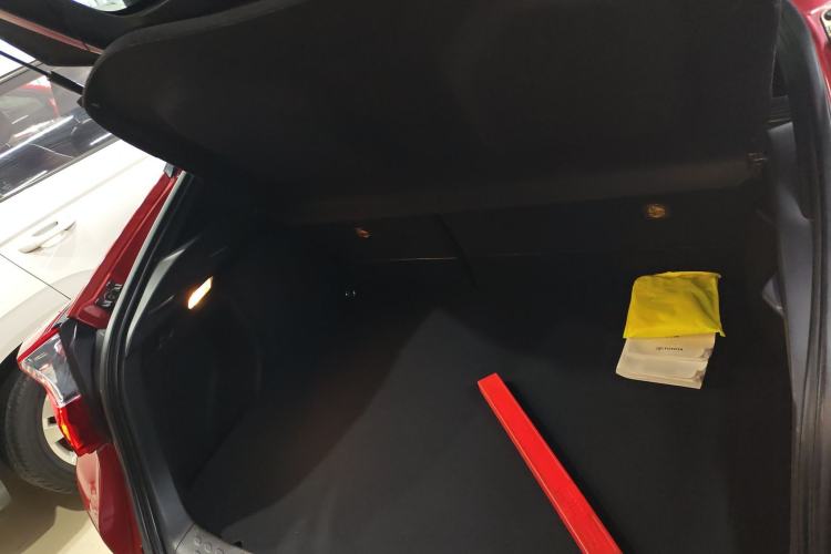 Used Toyota C-HR 2018 2.0L Leading with Sunroof China VI Standard
