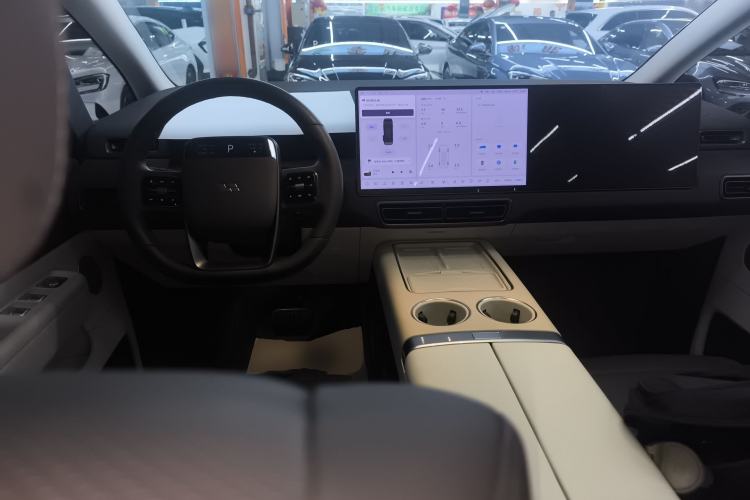 Used Li Auto MEGA 2024 Ultra Model
