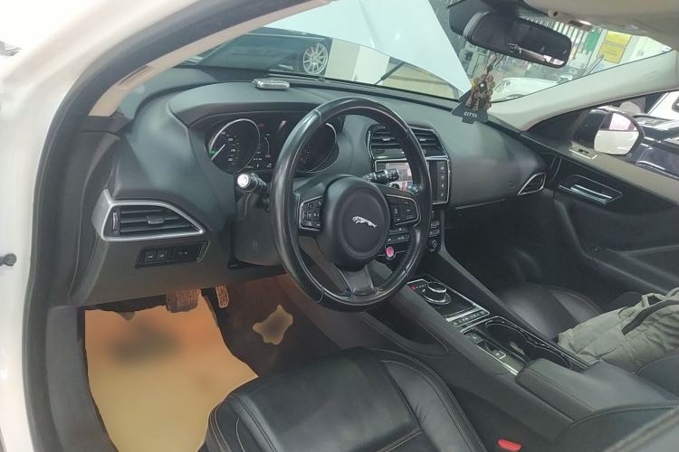 Used Jaguar F-PACE 2016 2.0T Two-Wheel Drive Urban Luxury Edition