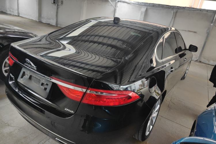 Used Jaguar XFL 2019 XFL 2.0T 250 PS Two-Wheel-Drive Luxury Edition Rear Right 45 Deg