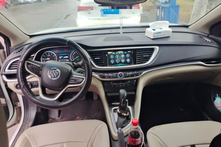 Used Buick GT 2019 15T Dual-Clutch Connected Elite Model China VI Center Console