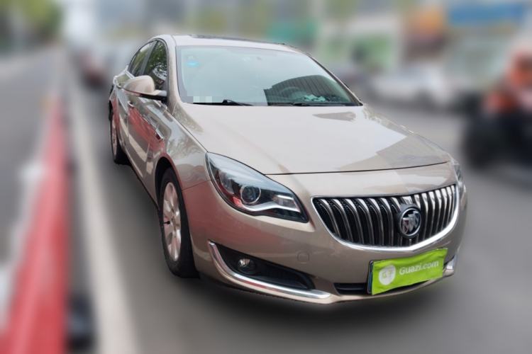 Used Buick Regal 2015 1.6T Leading Technology Model Front Right 45 Deg