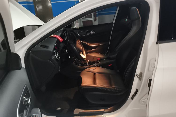 Used Mercedes-Benz GLA 2017 GLA 220 4MATIC Fashion Model Left Front Seat