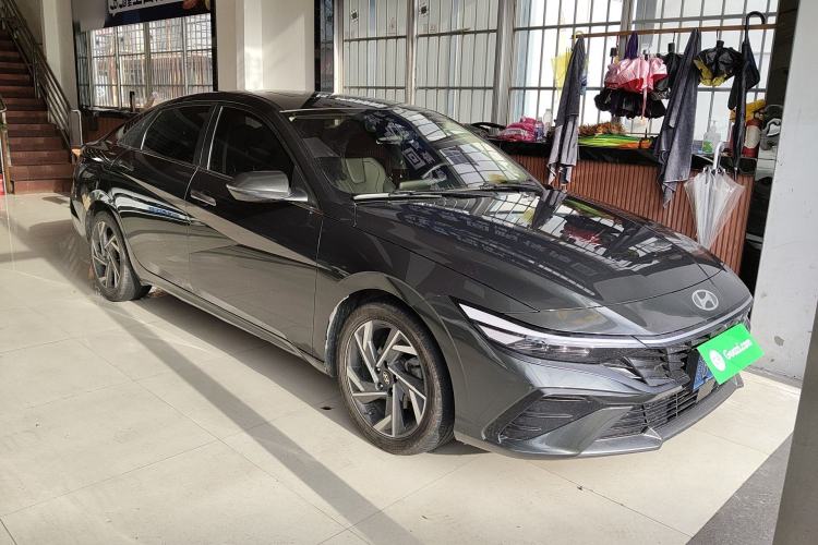 Used Hyundai Elantra 2023 1.5L CVT LUX Prestige Edition Exterior 1