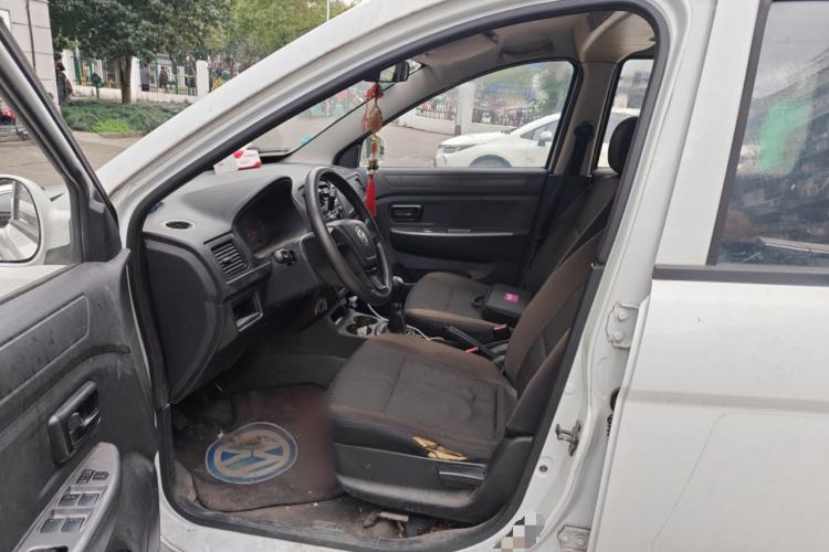 Used Dongfeng Fengon 330 2014 1.5L Manual Standard Edition DK15-02 Driver Seat