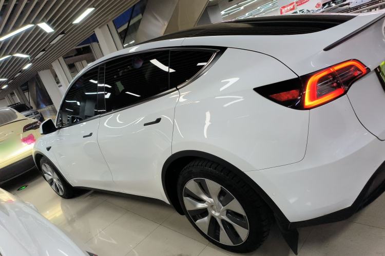 Used Tesla Model Y 2021 Long-Range All-Wheel-Drive Version