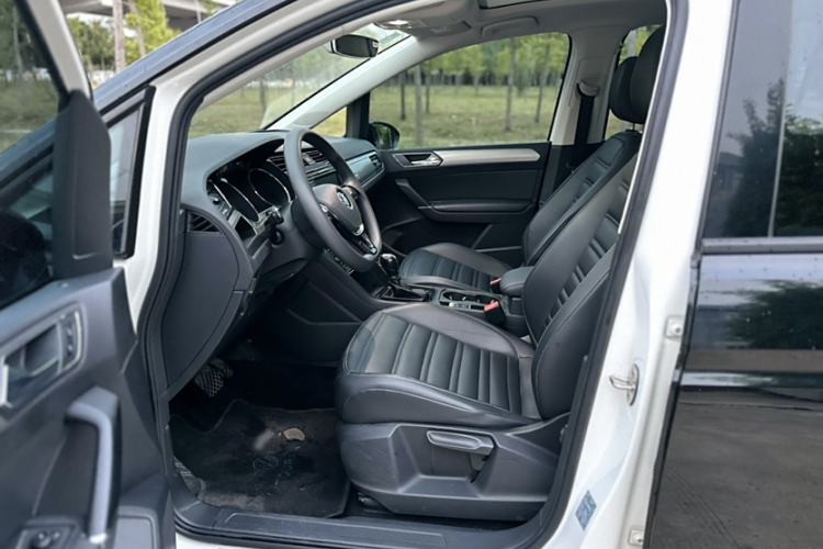 Used Volkswagen Touran 2021 Touran L 280TSI DSG Comfort Edition 7 Seats
