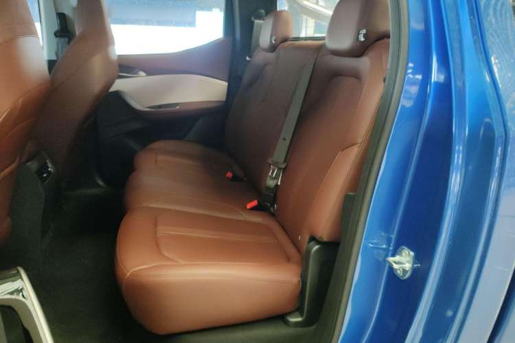 Used SAIC MAXUS Xingji 2023 Starry H 2.0T Automatic Diesel Dual-Turbo All-Wheel Drive Luxury Edition Long Wheelbase