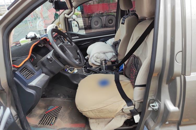 Used FORTHING Lingzhi 2023 M5L 1.6L Base Model 7 Seats Left Front Seat