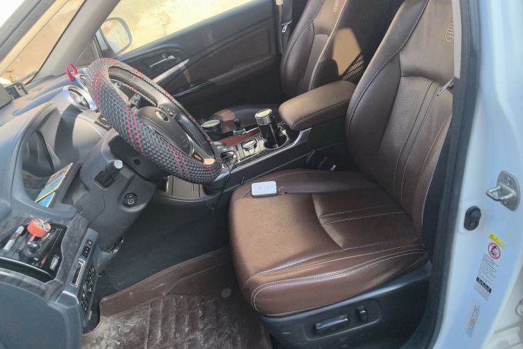 Used BYD Tang New Energy 2015 2.0T Four-Wheel-Drive Flagship Model
