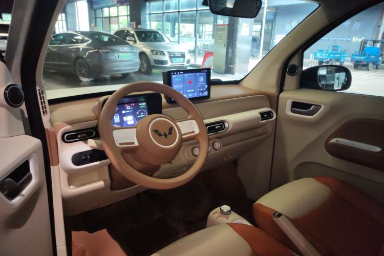 Used Wuling Hongguang MINIEV 2024 3rd Generation 215km Youth Edition Center Console