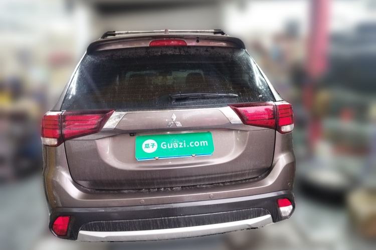 Used Mitsubishi Outlander 2018 2.4L 4x4 Luxury Edition 7-Seater