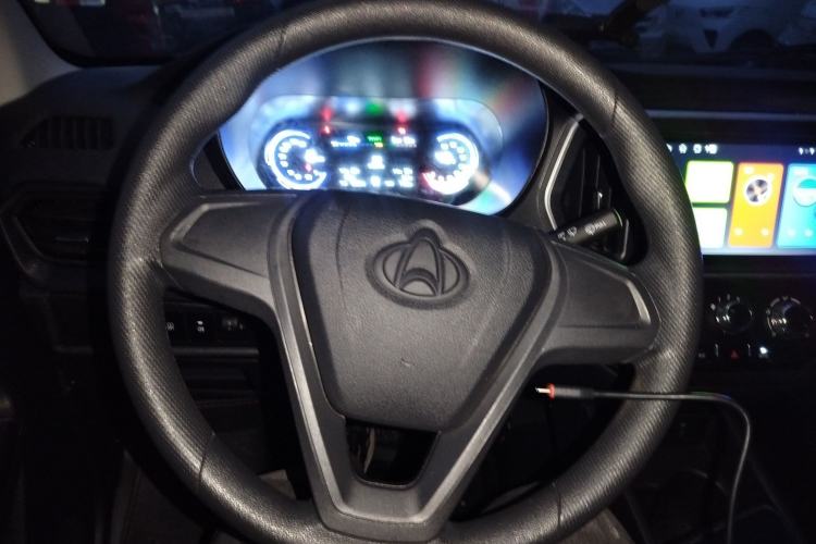 Used Chana Ruixing EM60 2025 Passenger Version Comfort Edition 6 Seats 300 km Range Side-Hinged Doors
