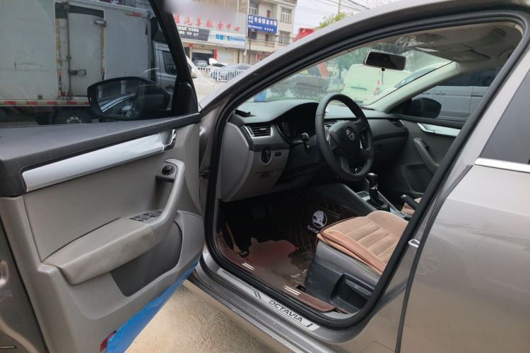 Used Skoda Octavia 2015 1.6L Automatic Yijie Edition