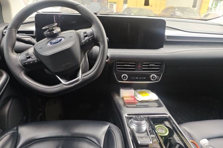 Used Ford Edge 2021 PLUS EcoBoost 245 Two-Wheel-Drive Platinum Edition 5 Seats Center Console