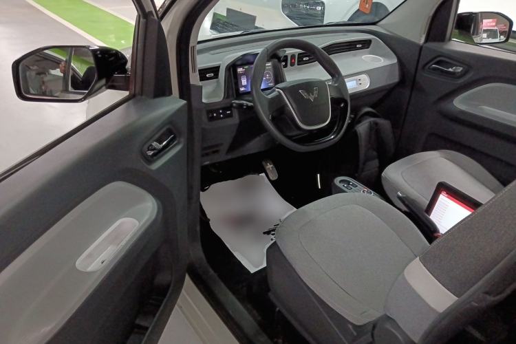 Used Wuling Hongguang MINIEV 2022 Macaron Premium Model – Lithium Iron Phosphate Driver Seat