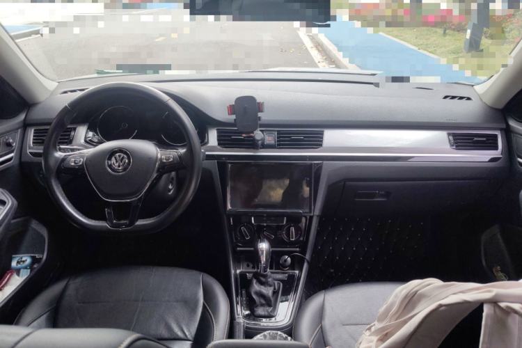 Used Volkswagen Bora 2018 1.5L Automatic Comfort Model Center Console