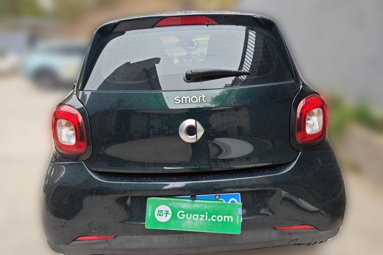 Used smart forfour 2016 1.0L 52 kW Dynamic Edition
