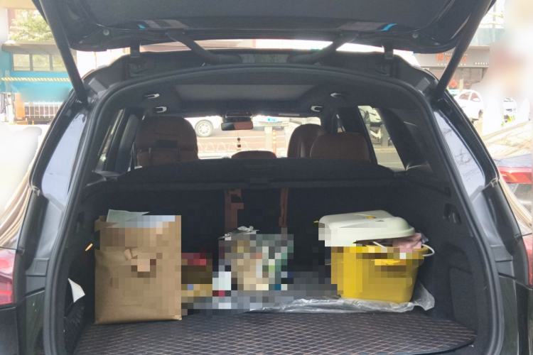 Used Mercedes-Benz GLC 2023 Facelift GLC 260 L 4MATIC Luxury Version 5 Seats Trunk