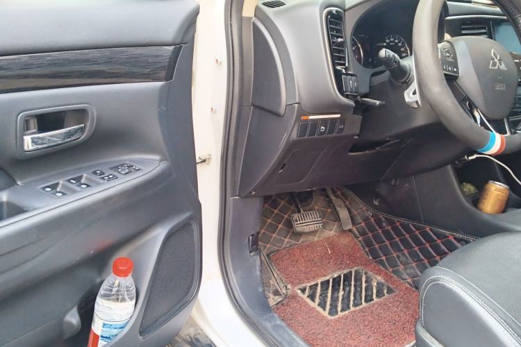 Used Mitsubishi Outlander 2016 2.4L 4x4 Luxury Edition 7-Seater