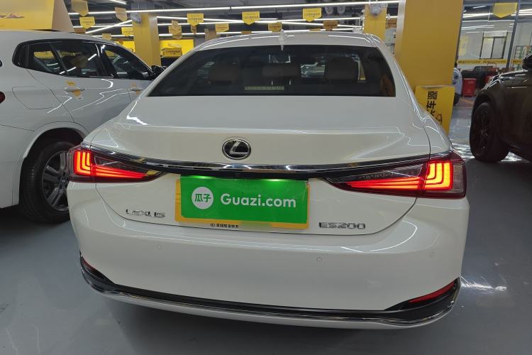 Used Lexus ES 2023 200 Excellence Edition
